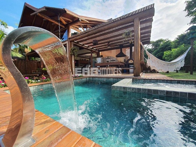 Casa com 4 suítes para temporada em Itamambuca