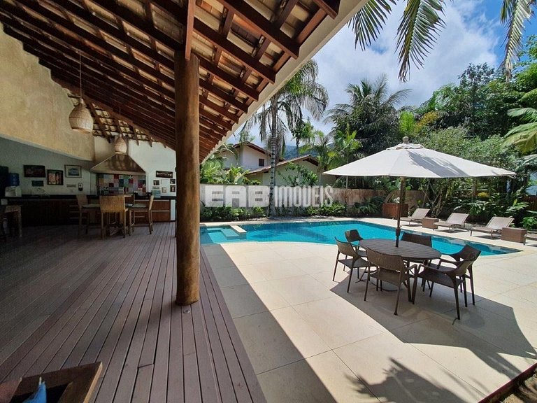 Conforto e sofisticação em Itamambuca