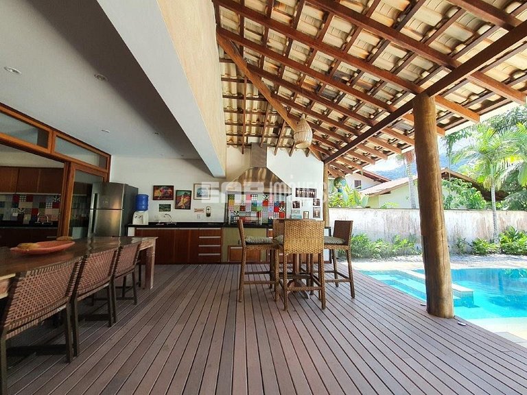 Conforto e sofisticação em Itamambuca