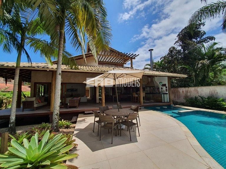 Conforto e sofisticação em Itamambuca