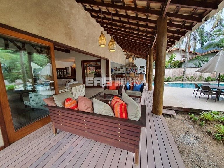 Conforto e sofisticação em Itamambuca