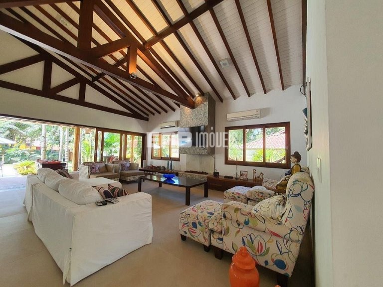 Conforto e sofisticação em Itamambuca