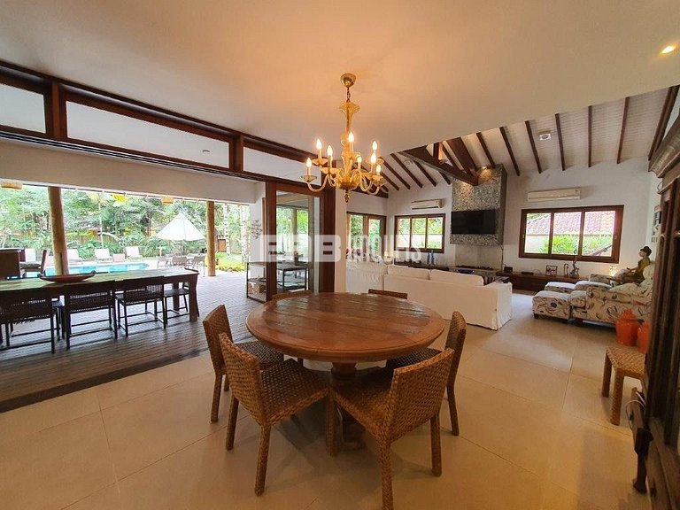 Conforto e sofisticação em Itamambuca