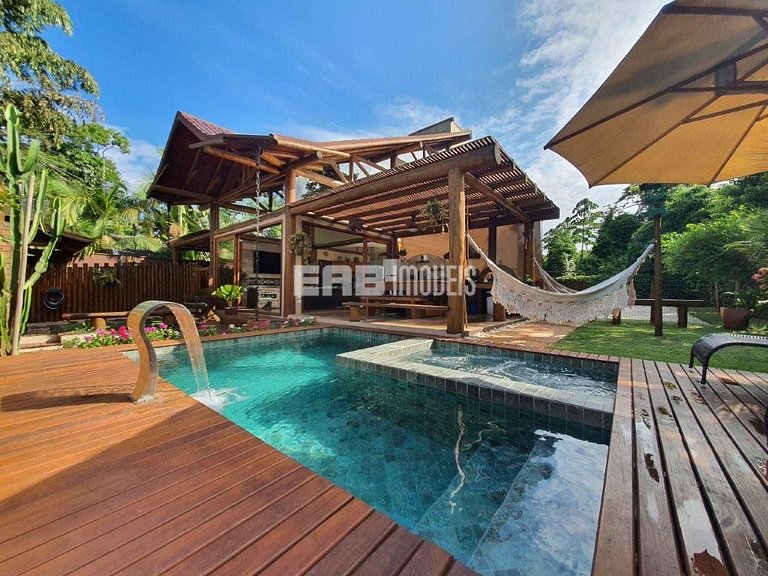 Casa com 4 suítes para temporada em Itamambuca