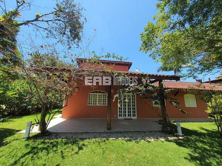 Casa com churrasqueira e forno de pizza em Itamambuca, Ubatu