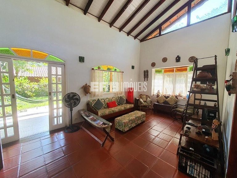 Casa com churrasqueira e forno de pizza em Itamambuca, Ubatu