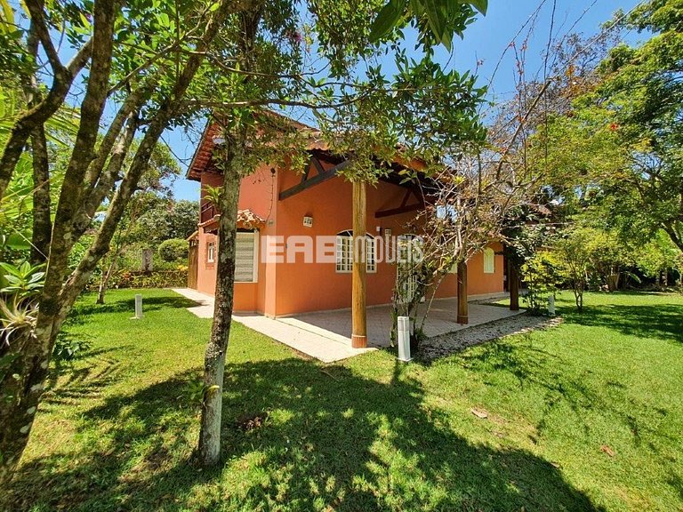 Casa com churrasqueira e forno de pizza em Itamambuca, Ubatu