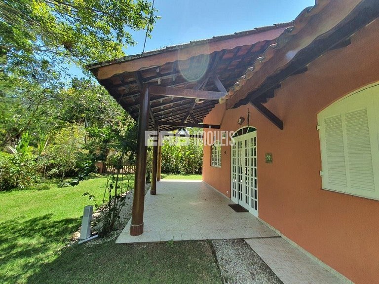 Casa com churrasqueira e forno de pizza em Itamambuca, Ubatu