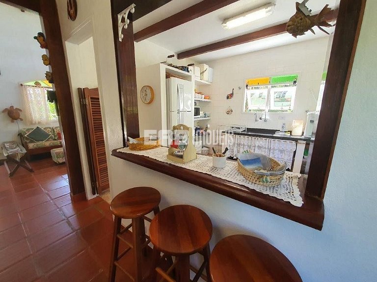 Casa com churrasqueira e forno de pizza em Itamambuca, Ubatu