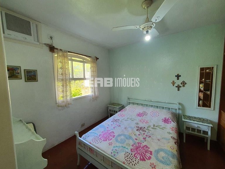 Casa com churrasqueira e forno de pizza em Itamambuca, Ubatu