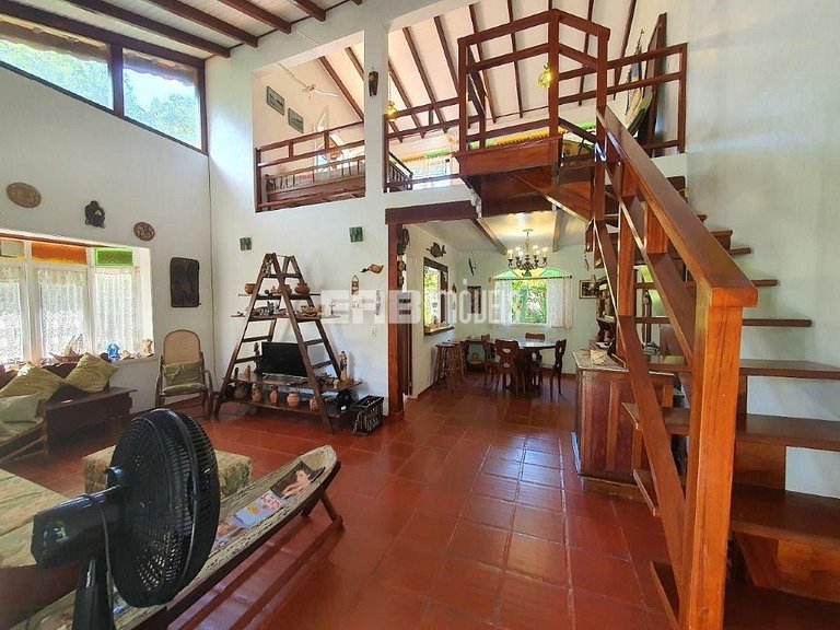 Casa com churrasqueira e forno de pizza em Itamambuca, Ubatu