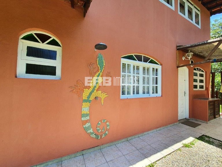 Casa com churrasqueira e forno de pizza em Itamambuca, Ubatu