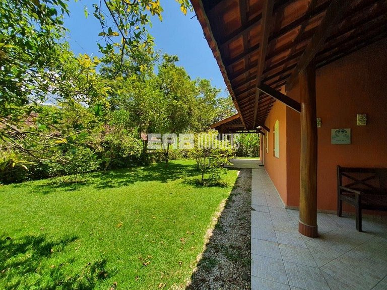 Casa com churrasqueira e forno de pizza em Itamambuca, Ubatu