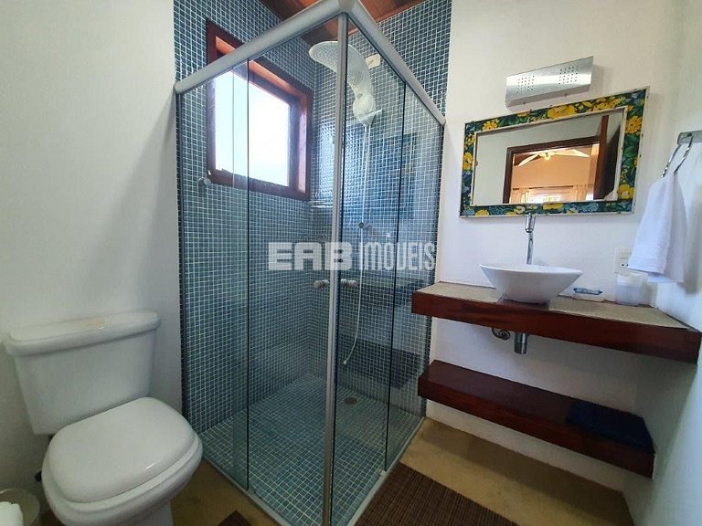 Casa em Itamambuca, com piscina e extenso gramado