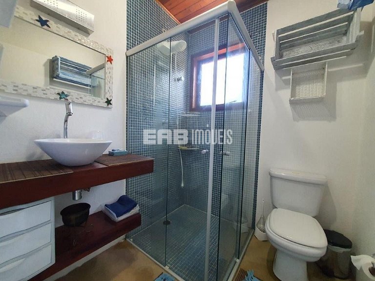 Casa em Itamambuca, com piscina e extenso gramado