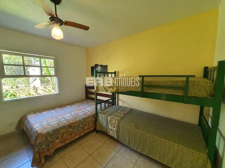 Casa com churrasqueira e forno de pizza em Itamambuca, Ubatu