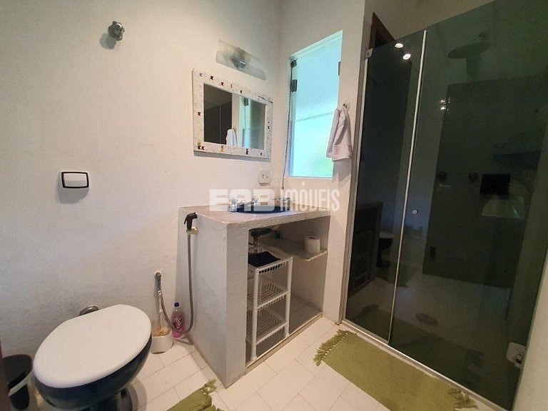 Casa em Itamambuca, com piscina e extenso gramado