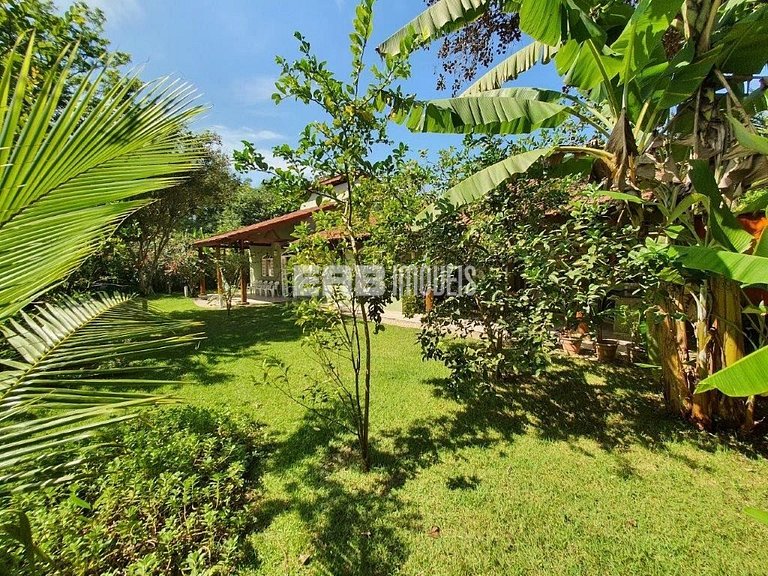 Casa com churrasqueira e forno de pizza em Itamambuca, Ubatu