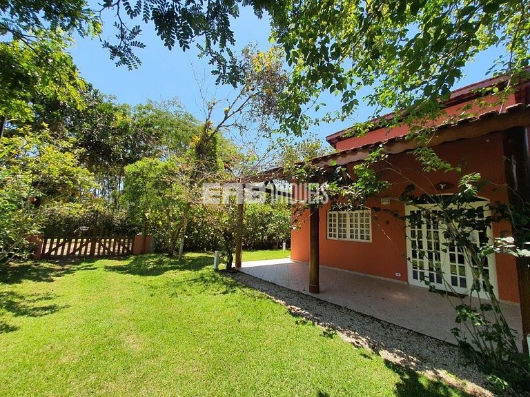 Casa com churrasqueira e forno de pizza em Itamambuca, Ubatu