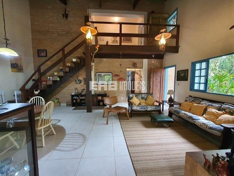 Charmosa casa de tijolinho para locação de temporada