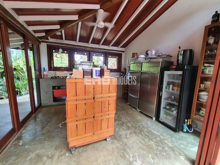 Casa charmosa e acolhedora, a somente 30m da praia de Itamam