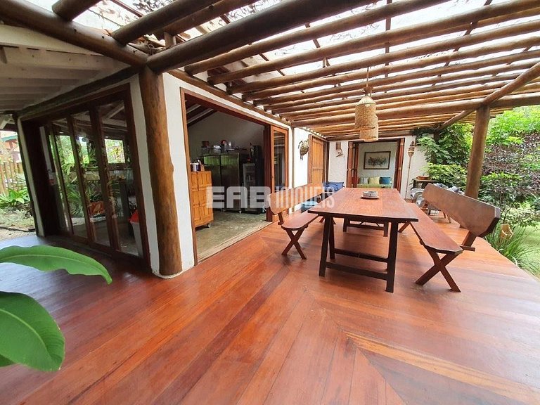 Casa charmosa e acolhedora, a somente 30m da praia de Itamam