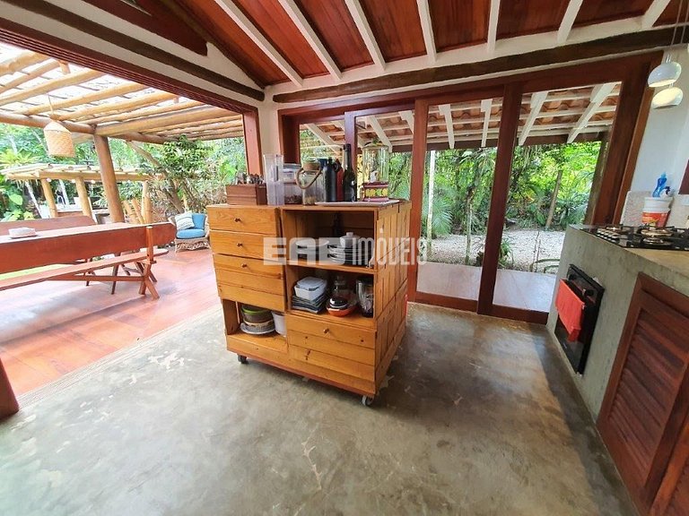 Casa charmosa e acolhedora, a somente 30m da praia de Itamam