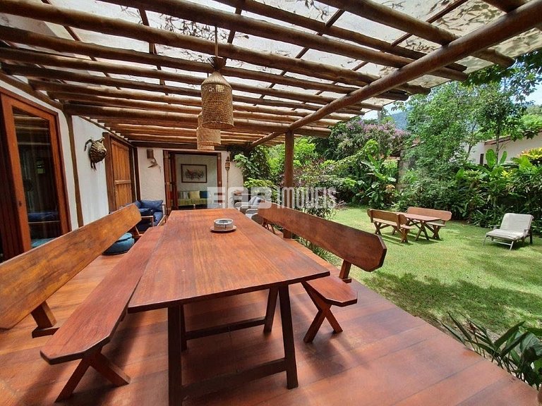 Casa charmosa e acolhedora, a somente 30m da praia de Itamam