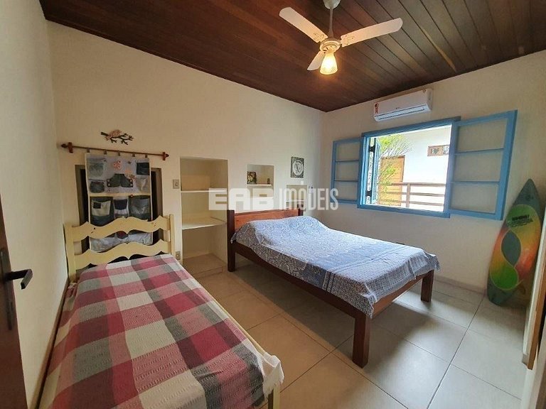 Charmosa casa de tijolinho para locação de temporada