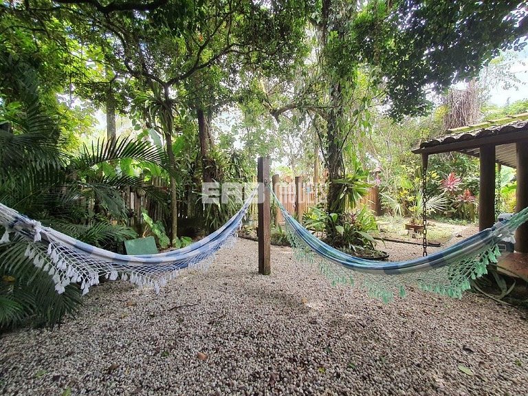Casa charmosa e acolhedora, a somente 30m da praia de Itamam