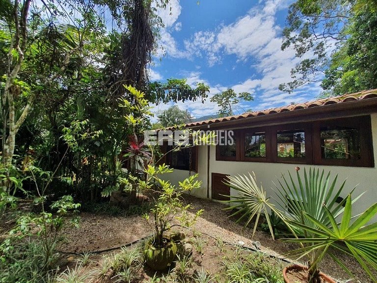 Casa charmosa e acolhedora, a somente 30m da praia de Itamam