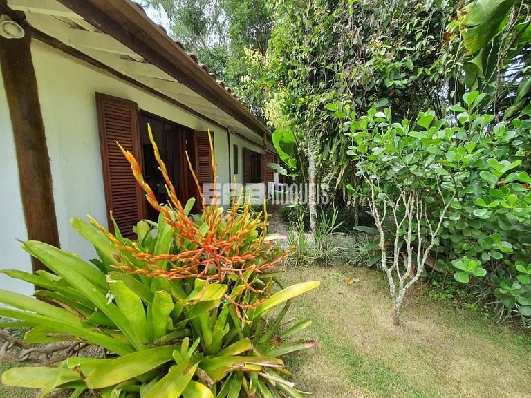 Casa charmosa e acolhedora, a somente 30m da praia de Itamam