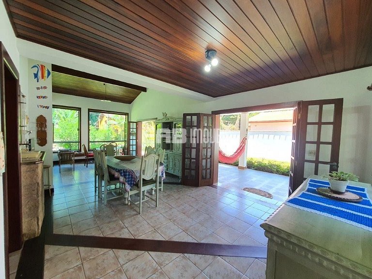 Casa ampla com acomodações para até 14 pessoas