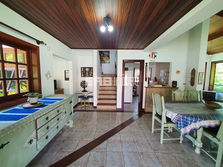 Casa ampla com acomodações para até 14 pessoas