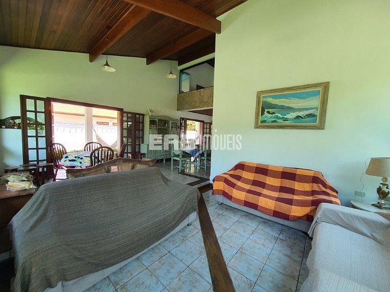 Casa ampla com acomodações para até 14 pessoas