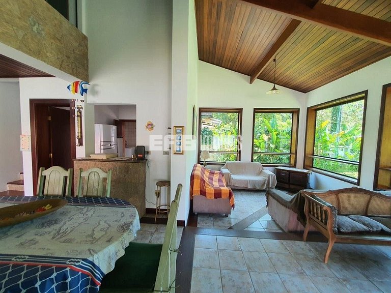 Casa ampla com acomodações para até 14 pessoas