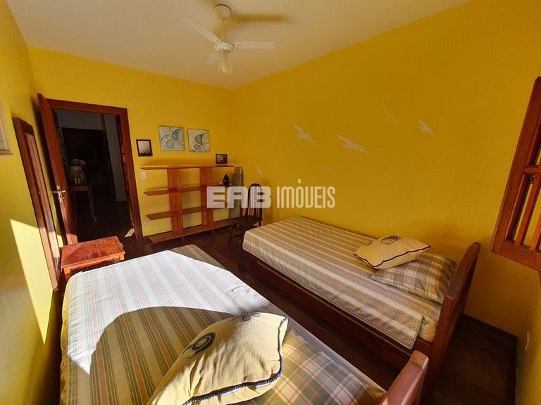 Casa com piscina para locação por temporada na praia de Itam