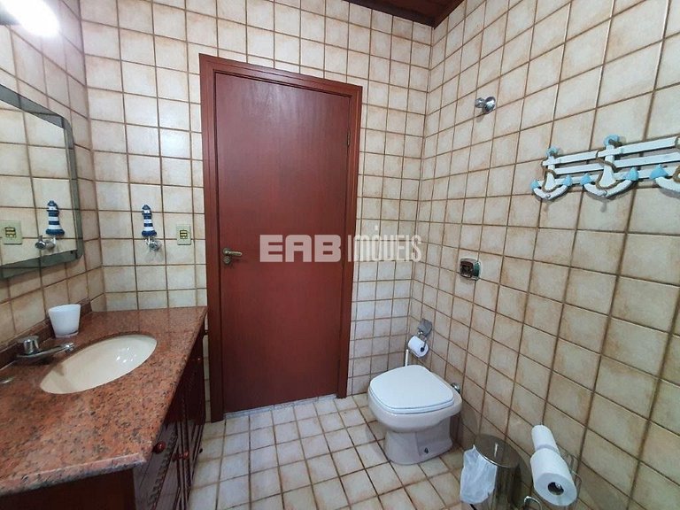 Casa ampla com acomodações para até 14 pessoas