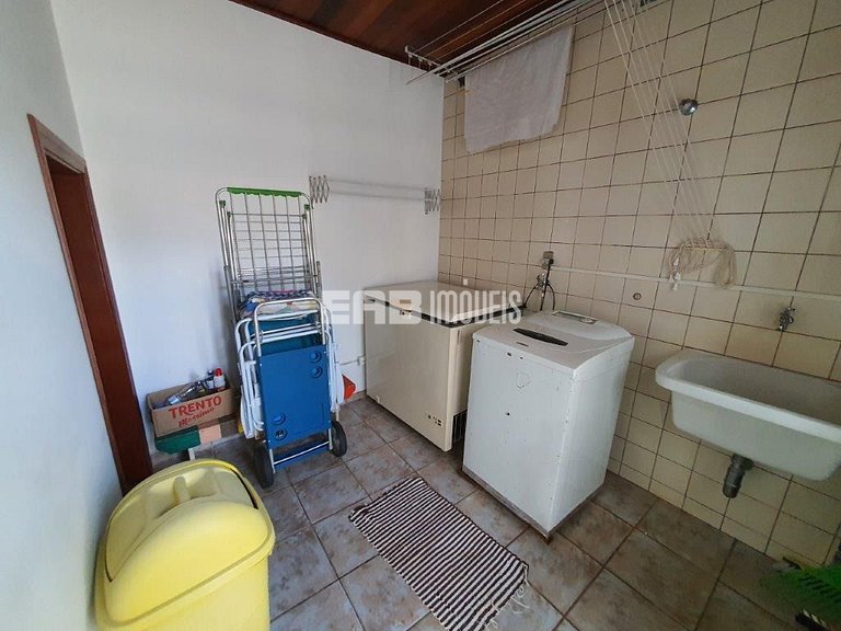 Casa ampla com acomodações para até 14 pessoas