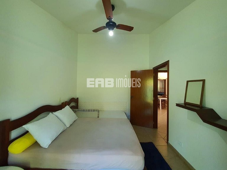 Casa com área verde a poucos metros da praia de Itamambuca