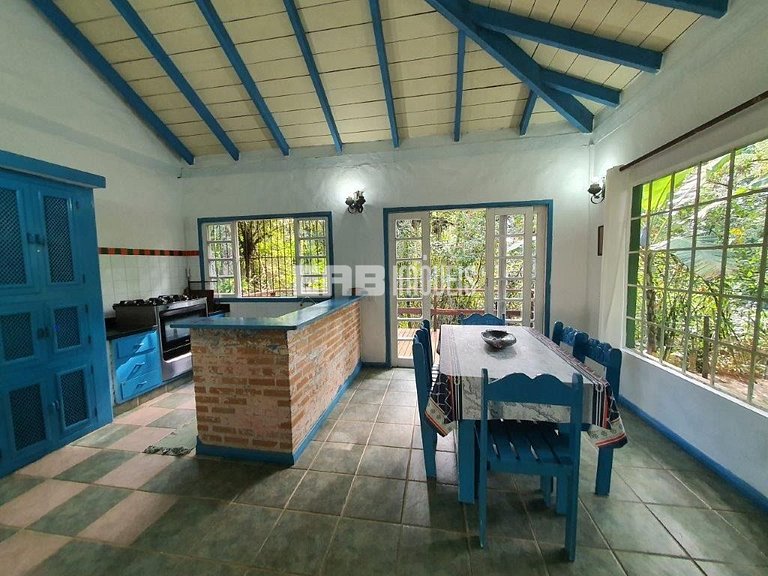 Casa com acesso exclusivo para a Praia do Félix