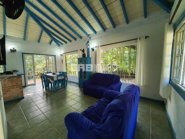 Casa com acesso exclusivo para a Praia do Félix