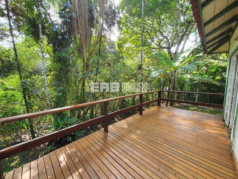 Casa com acesso exclusivo para a Praia do Félix