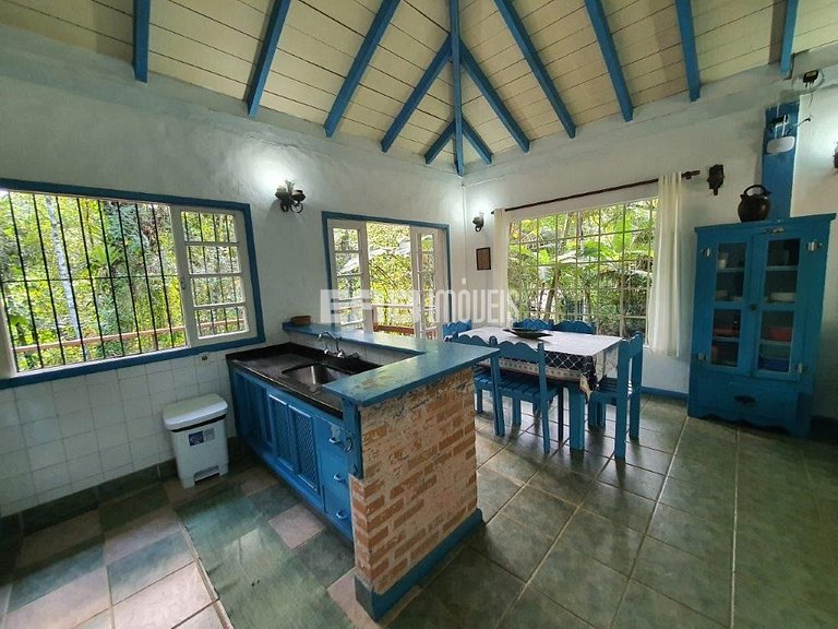 Casa com acesso exclusivo para a Praia do Félix