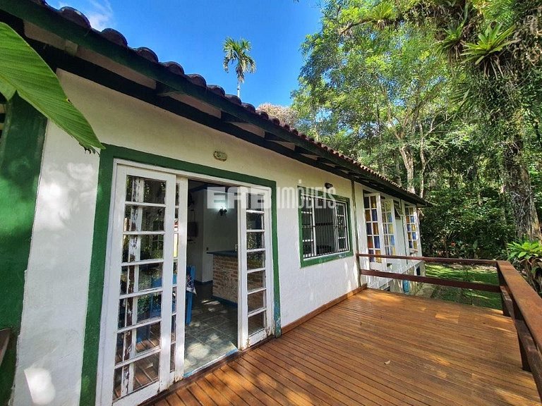 Casa com acesso exclusivo para a Praia do Félix