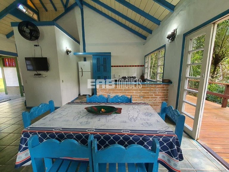 Casa com acesso exclusivo para a Praia do Félix