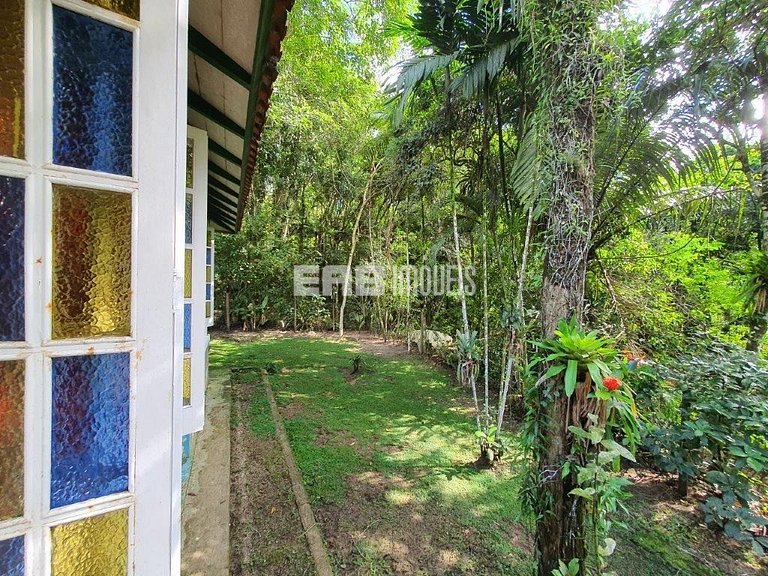 Casa com acesso exclusivo para a Praia do Félix