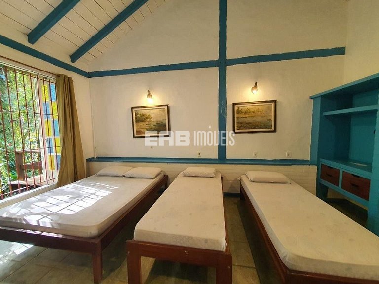 Casa com acesso exclusivo para a Praia do Félix