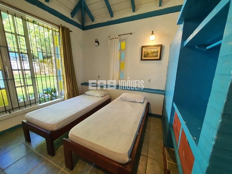 Casa com acesso exclusivo para a Praia do Félix