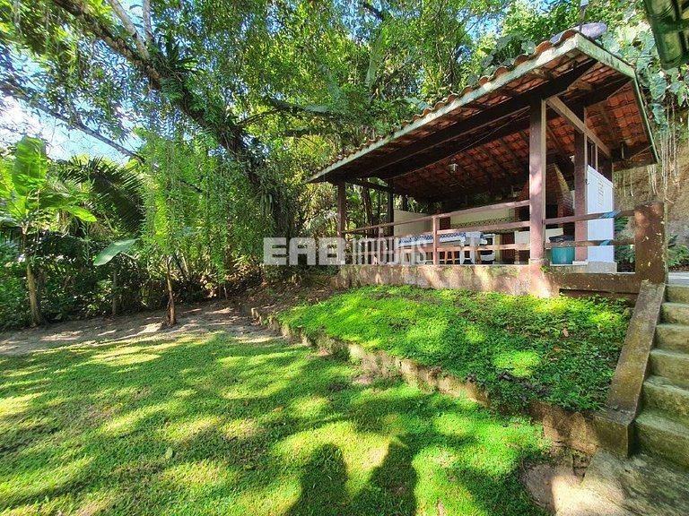 Casa com acesso exclusivo para a Praia do Félix